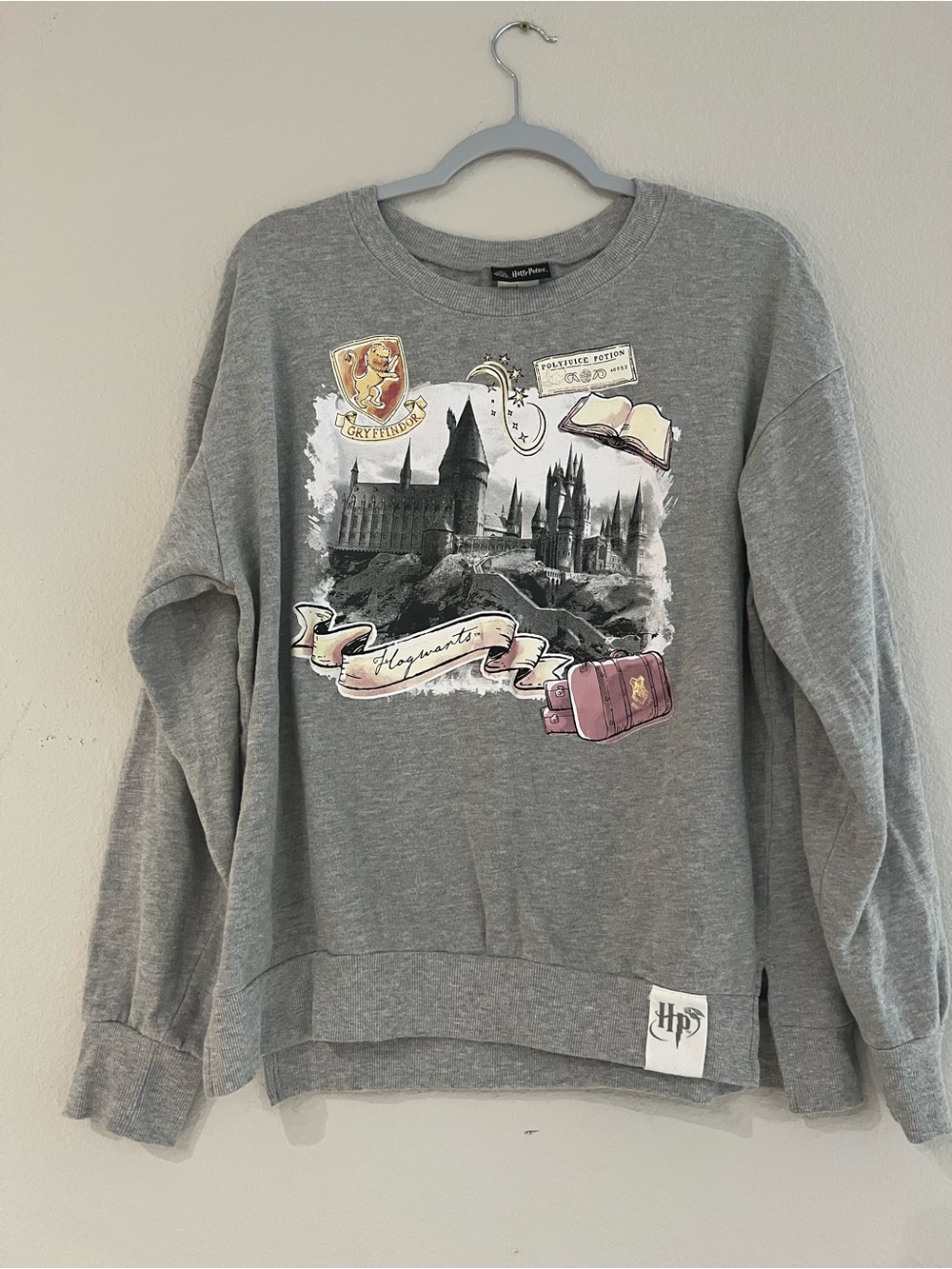 Harry Potter Hogwarts gray sweatshirt with Hogwarts castle graphic